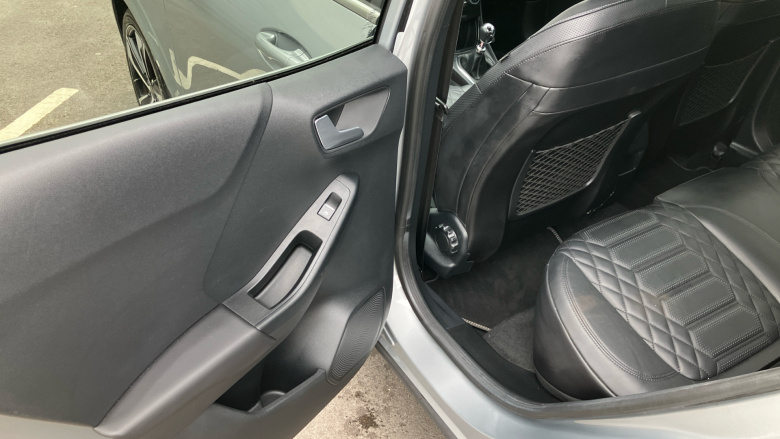 Ford Puma 1.0 EcoBoost Hybrid mHEV 155 ST-Line Vignale 5dr Petrol Hatchback